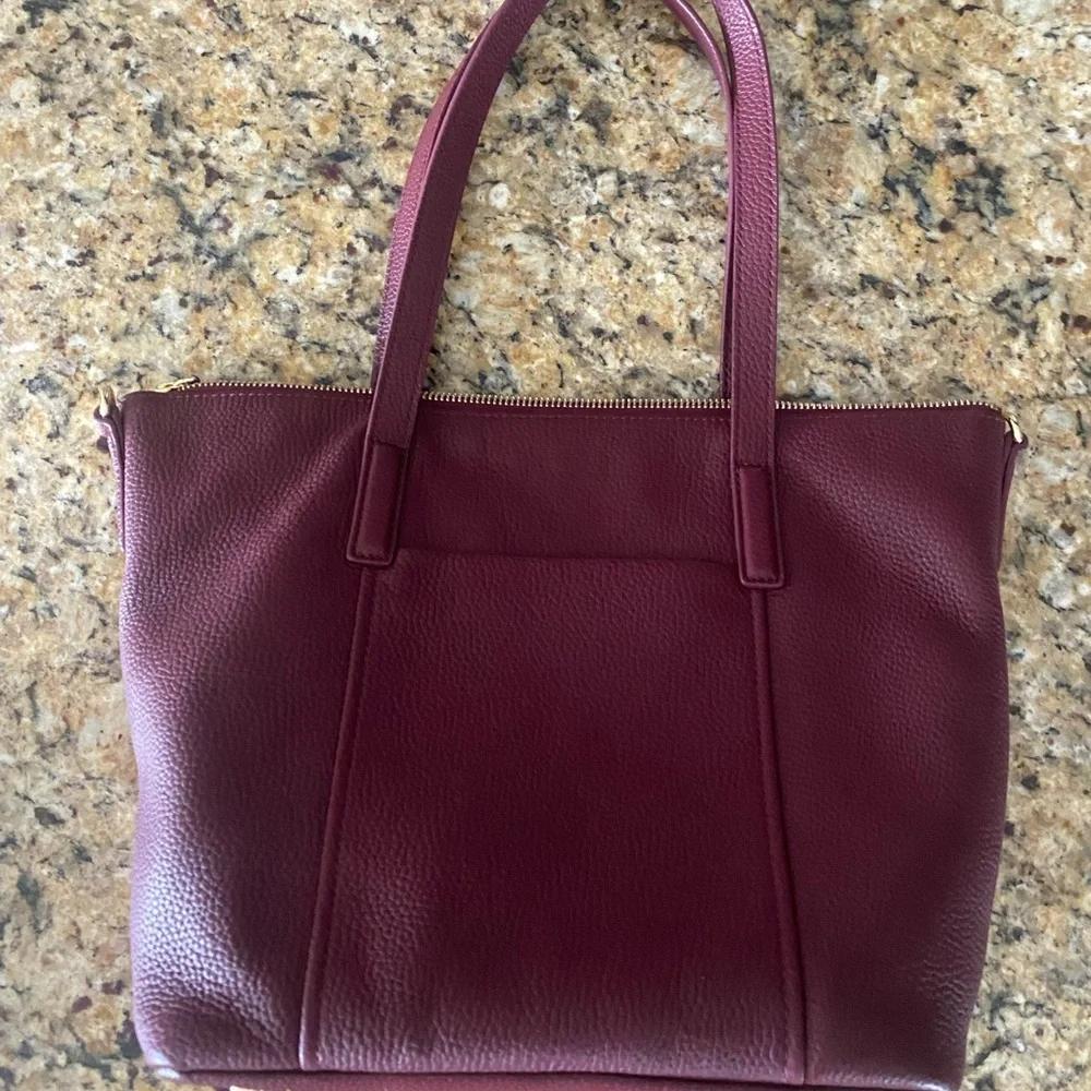 Vera Bradley Burgundy Tote Bag - Picture 4 of 7
